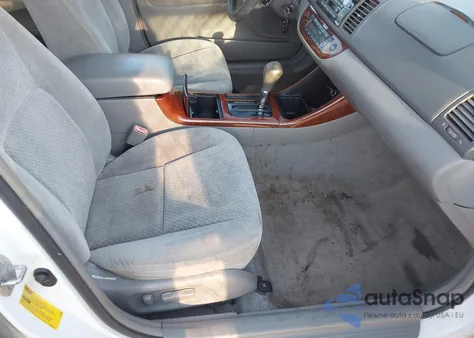 2003 Toyota Camry Xle z USA, uszkodzony, nr VIN 4T1BE30K93U222624